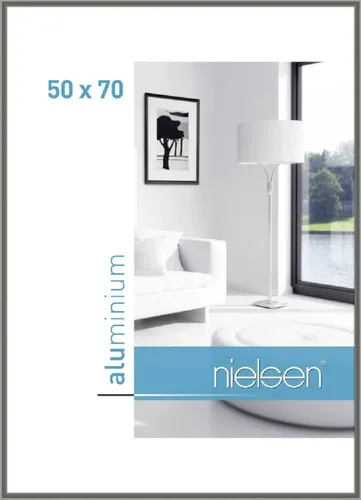 Alurahmen Classic 50x70 cm in contrastgrau - Moderner Bilderrahmen aus hochwertigem Aluminium, ideal für jeden Raum. Mit einer Breite von 3 cm und einer eleganten Leistenbreite von 1 cm setzt er Ihre Bilder perfekt in Szene.