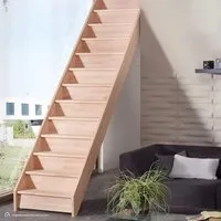 Treppen Intercon Holztreppe Casablanca - Raumspartreppe aus Buche oder Fichte - Massivholztreppe Intercon Casablanca für Geschosshöhen bis 280 cm. Einfache Montage, hohe Trittsicherheit und wahlweise mit Setzstufen. Ideal für platzsparende Lösungen.