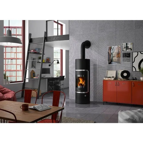Oranier Kaminofen Corso W+ 2.0 | 7 kW | Stahl Schwarz - Eleganter Kaminofen mit innovativer Speichermasse W+, ideal für gemütliche Wärme und effiziente Nutzung.