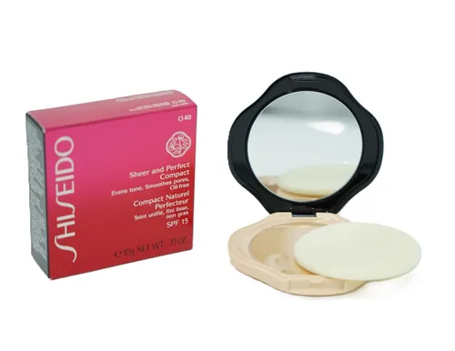 Shiseido SPF15 Sheer and Perfect Compact O40 Natural Fair Ochre - 30ml Kompaktpuder in O40 Natural Fair Ochre, bietet eine leichte Deckkraft und ist ideal für einen natürlichen Teint. Perfekt für unterwegs und sorgt für ein gepflegtes Aussehen.