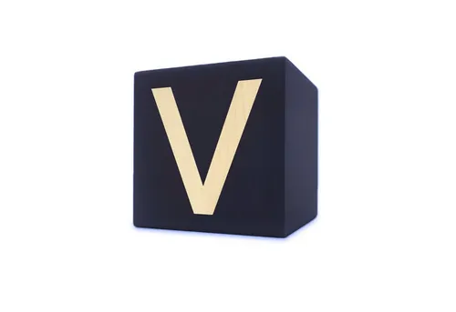 Kopper-24 Deko-Buchstaben Holzbuchstabe Würfel, 5 x 5 cm, schwarz, Buchstabe V