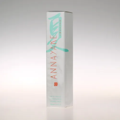 Annayake Natsumi Eau de Toilette 100 ml - Fruchtig-blumiger Herrenduft, der die Leichtigkeit eines Sommertages einfängt und die Persönlichkeit unterstreicht. Ideal für frische und natürliche Düfte.