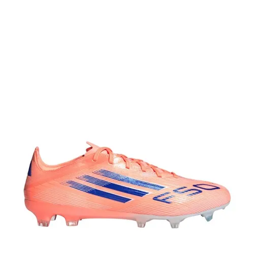 ADIDAS F50 Pro Firm Ground Herren Fußball-Rasenschuhe - Fußballschuhe für ultimativen Speed, mit leichtem Fibertouch-Obermaterial und Sprintweb 3D-Textur für perfekten Ballkontakt und sicheren Halt auf trockenem Rasen.