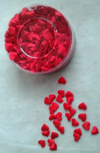 Satinherzen 1,3 cm x 1,2 cm groß, 800 St. Klarsichtbox rot