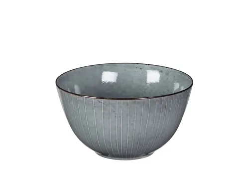 Broste Copenhagen Schale Nordic Sea 20cm - Schalen & Schüsseln – Minimalistische Suppen- und Salatschüssel, handgefertigt aus Steingut, inspiriert von den Wellen des Meeres, mikrowellen- und spülmaschinengeeignet.