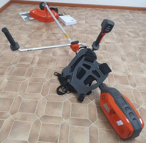 Husqvarna Akku-Motorsense 325iR von Husqvarna