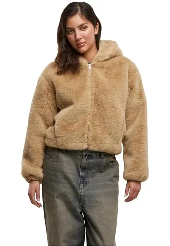 URBAN CLASSICS Damen Sweatjacke Full Zip Faux Fur Hoodie - Stylische Damenjacke mit Kapuze und Kängurutasche. Der pflegeleichte Polyesteranteil und die lockere Passform bieten besonderen Komfort und machen sie zum idealen Begleiter für jeden Tag.