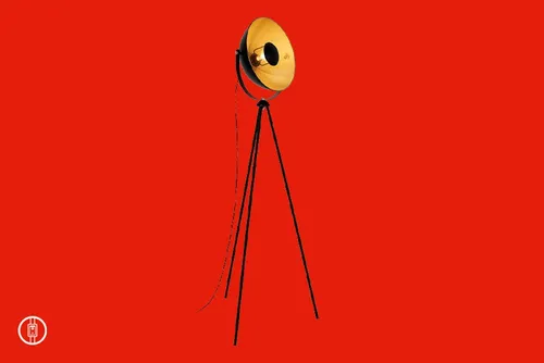 BRILONER Stehlampe Retro mit Fußtaster - Standleuchten & Deckenfluter – Stilvolle Retro-Designlampe mit schwenkbarem Schirm für individuelle Beleuchtung und praktischem Fußtaster für einfachen Betrieb.