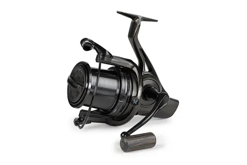 Fox Reel 1200XC Karpfenrolle - Weitwurf-Rolle mit 9 Kugellagern, ideal für präzise Würfe und erfolgreiches Angeln auf Karpfen.