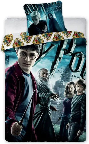 Bettwäsche Harry Potter Garnitur 135x200 cm + 80x80 cm - Hochwertige Harry Potter Bettwäsche in 135x200 cm und 80x80 cm, aus 100% Baumwolle. Mit praktischem Reißverschluss und fröhlichem Design für eine gemütliche Atmosphäre im Kinderzimmer.