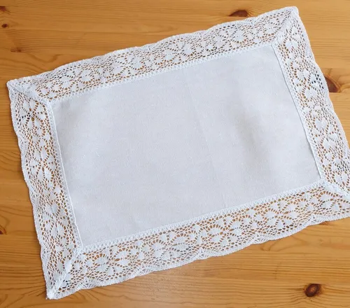 matches21 HOME & HOBBY Tischdecke Tischläufer JANA feine Häkelkante Landhausstil Polyester 35 x 50 cm (1-tlg), Pflegeleicht & waschbar bei 30 °C