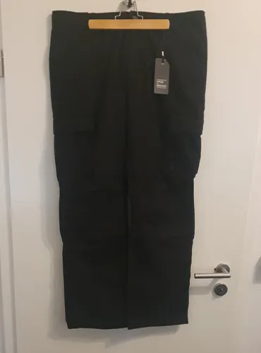Vintage Industries Reef Cargohose - Schwarz - XL - Wanderhose aus robustem Baumwollköpergewebe mit verstellbarer Taille, ideal für Outdoor-Abenteuer und Komfort auf Reisen.