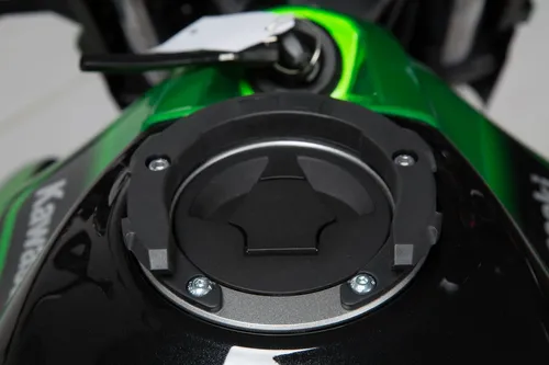 SW-Motech EVO Tankring Schwarz für Kawasaki-Modelle von SW-MOTECH