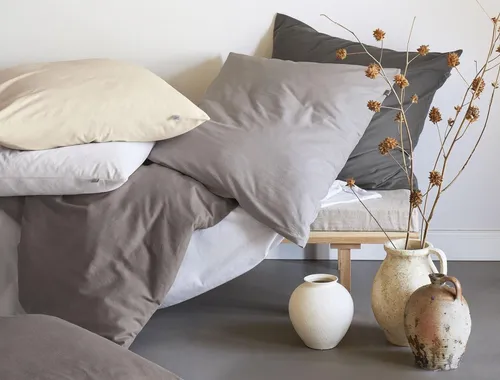 Xxxl Bettwäsche Hellgrau 240x220 cm - Bettwäsche aus Biber, bügelleicht und hautfreundlich, ideal für kühle Nächte, Oeko-Tex® zertifiziert, pflegeleicht und mit samtiger Oberfläche für maximalen Schlafkomfort.
