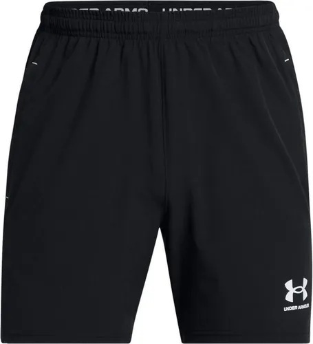Under Armour M's Ch. Pro Woven Short schwarz/weiß S - Leichte Herren-Fußballshorts für optimale Bewegungsfreiheit und Tragekomfort. Wasserabweisend und atmungsaktiv, ideal für sportliche Aktivitäten.