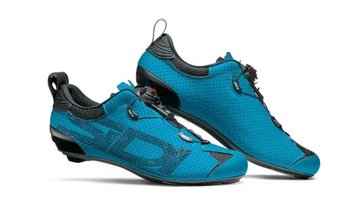 Sidi Road Tri Sixty 41 Petrol - leichter Triathlon-Rennradschuh mit Carbonsohle - Der Sidi Road Tri Sixty ist ein extrem leichter Triathlon-Rennradschuh mit herausragender Kraftübertragung und atmungsaktivem Obermaterial. Ideal für schnelle Wechsel und maximale Performance bei Wettkämpfen.