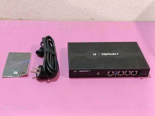 Ubiquiti EdgeRouter ER-4 - Hochleistungs-GigE Router - DSL-Router/Breitbandrouter mit 4 Gigabit-Ports und fortschrittlichen Sicherheitsfunktionen für optimierte Netzwerkleistung.