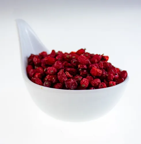 Berberitze getrocknet 100g Sauerdorn Essigbeere Snack Rote Beeren süß-sauer