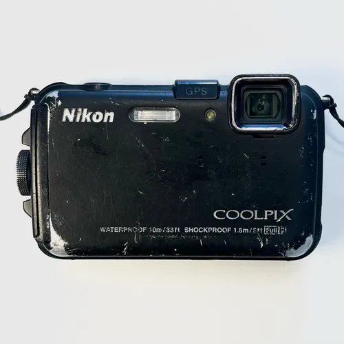 Nikon Coolpix AW100 / Outdoorkamera / Schwarz / 16 Megapixel / Händler