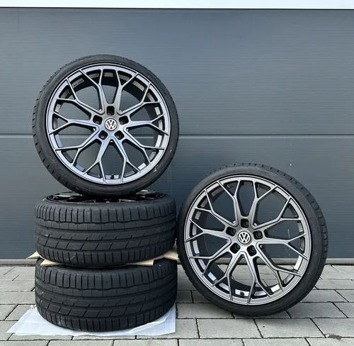 Felgen & Reifen für Kfz Grau von FF Wheels