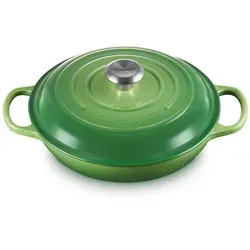 Le Creuset Signature Gusseisen Gourmet-Profitopf, 26 cm - Kasserolle aus Gusseisen, ideal für alle Herdarten inklusive Induktion, bietet gleichmäßige Wärmeverteilung und -speicherung für perfektes Garen und Servieren. Helle Innenemaillierung sorgt für einfache Reinigung.