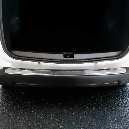 OMAC Ladekantenschutz für BMW, FIAT, DACIA K-2025093N - Edelstahl-Ladekantenschutz in chrom/silber, aufklebbar und ideal für den Schutz des Kofferraums, Länge 1100mm, perfekt für Ihr Fahrzeug.