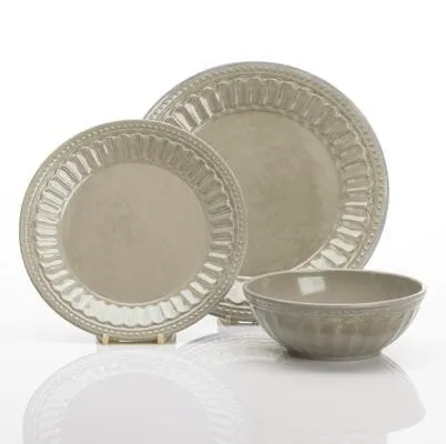 Flamefield Vintage Geschirrset 12-teilig, beige - Melamin Geschirr-Set im Vintage Stil, hitzebeständig bis 70°C und spülmaschinengeeignet – perfekt für Camping und Outdoor-Aktivitäten.
