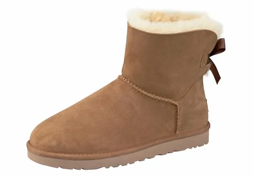 UGG Mini Bailey Bow II Stiefeletten - Chestnut - Größe 39 - Wanderschuhe mit hochwertigem Lammfellfutter für optimale Wärme und Komfort, ideal für kalte Tage. Elegantes Design mit Zierschleife, wasserabweisend und mit rutschfester Sohle für besten Halt.