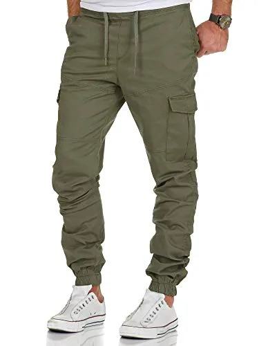 Amaci&Sons Herren Stretch Jogger Cargo Chino Jeans Hose 7006 in Olive W32 - Bequeme Herren Cargo Chino Jeans in Olive, ideal für Freizeit und Alltag. Der Stretchstoff sorgt für optimale Bewegungsfreiheit und hohen Tragekomfort.
