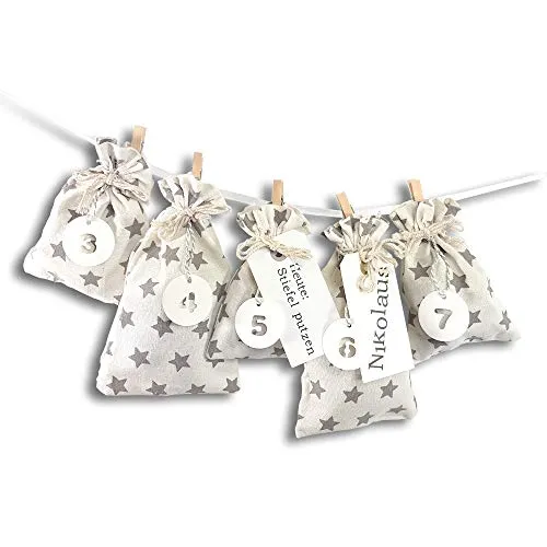 Frau WUNDERVoll® DIY Adventskalender zum Befüllen Schneeflöckchen Baumwollbeutel creme, graue Sterne, Ziffern weiß/Weihnachtskalender,Beutel,SackSäckchen,Stoffbeutel,Baumwolle,Geschenkbeutel,Bastelset