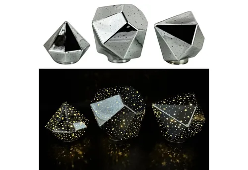 Online-Fuchs LED Dekoobjekt Stimmungslicht – 3 Diamanten mit Timer - Elegantes Dekoobjekt für drinnen mit warmweißer LED-Beleuchtung und praktischer 6-Stunden Timerfunktion. Ideal für stimmungsvolle Akzente!