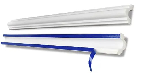 Decosa Wandleiste SKFP40 Rike - Selbstklebende Flachleiste in Weiß - Zier- & Stuckleisten, hochwertige und stoßfeste Styropor-Leiste für mühelose Wandgestaltung - 10 Leisten à 1,5 m für klassischen Eleganz und individuelles Flair.