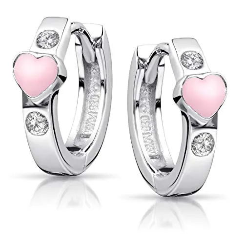 Materia Kinder Ohrringe Silber 925 mit Zirkonia Herz - Ohrringe für Mädchen, hergestellt aus hautfreundlichem 925 Sterling Silber. Mit funkelnden Zirkonia Steinen und kindgerechtem Design, ideal als Geschenk für besondere Anlässe.