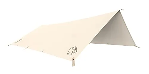 Nordisk Kari 12 Tarp Basic Baumwolle beige - Zeltplane für vielseitige Nutzung: ideal als Schattenspender, Regenschutz oder Bodenplane. Jetzt mit zusätzlichen Abspannpunkten und Schlaufen, inklusive Gestänge und Heringen.