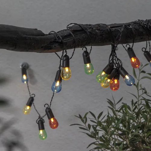 STAR TRADING LED-Partylichterkette mit 16 bunten Kugeln - Schöne 4,5m lange LED-Partylichterkette mit 16 bunten Kugeln für stimmungsvolle Gartenpartys. Ideal zur Dekoration in Bäumen oder Büschen, schafft sie ein einladendes Ambiente für unvergessliche Sommerabende.