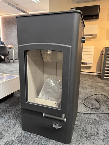 AUSTROFLAMM Kaminofen Lucy Cook mit Herdplatte 6,0 kW