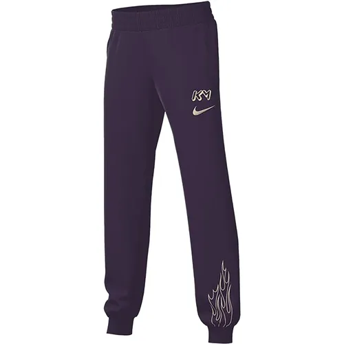 Nike Kylian Mbappe Club Fleece Hose Kinder - lila - Sportliche Jogginghose für Kinder, inspiriert von Kylian Mbappé. Aus leichtem Fleece für Komfort und Wärme beim Training, ideal für aktive Kids.