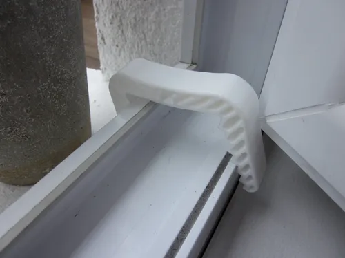 Fensterklammer weiß – Praktischer Fensterfeststeller