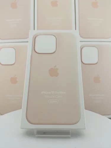 Apple iPhone 15 Pro Max Silikon Case mit MagSafe - Hellrosa, elegantes Design und optimaler Schutz mit stoßabsorbierendem Silikon