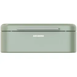 Siegwerk Metall Brotkasten PANOVA L - 41,3 cm - Sage Harmony Grün - Der elegante Brotkasten PANOVA in der Größe L (41,3 cm) vereint Retro-Design und Funktionalität. Mit Belüftung für optimale Frische und robustem Metall ist er der perfekte Aufbewahrungsort für Brot und Gebäck.