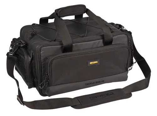 SPRO Tackle Bag 40 - Kunstködertasche - Ködereimer für Raubfischangler, inklusive 4 Tackleboxen und D-Ring für Abhakmatte. Robuste und geräumige Angeltasche aus 100% Polyester, ideal für Kunstköder und Zubehör.