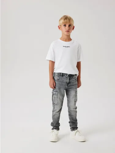 NAME IT NKMSILAS TAP Cargo Jeans für Jungen - Stylische Cargo Jeans in Slim Fit für Jungen, aus 99% Baumwolle und 1% Elasthan für optimalen Tragekomfort. Knöchellang mit Abriebeffekten für einen coolen Look.