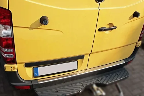 RECAMBO Ladekantenschutz für MERCEDES SPRINTER W906 & VW CRAFTER - Abdeckblenden für Kofferraumschutz, aus V2A Edelstahl, rostfrei und mit exklusiver Optik für perfekten Schutz und Passform.