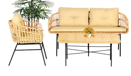 3-teiliges Gartenmöbel Set mit Sofagarnitur und Tisch - Elegantes Lounge Set aus Metall und Rattan in Beige, ideal für entspannte Stunden im Freien. Enthält Sofa, Sessel und Couchtisch. Komfortable Armlehnen und inklusive Kissen für zusätzlichen Sitzkomfort.
