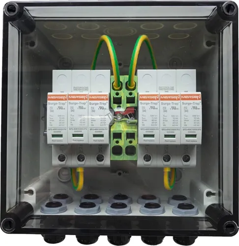 Mersen Photovoltaik-Stringbox 2 PVBT12-1000V-B-213 - Steckdosen- & Schalterteile, zuverlässige Photovoltaik-Stringbox mit Schutzpegel von 4 kV für optimalen Blitzschutz und Sicherheit in Ihrer Solaranlage.