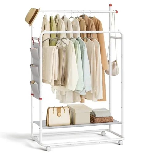 SONGMICS HOME Kleiderständer auf Rollen - Kleiderständer mit 2 Hängestangen und seitlichem Organizer, inspiriert von Streichhölzern, ideal für Schlafzimmer und Flur, stabil und mobil dank 360° drehbarer Lenkrollen.