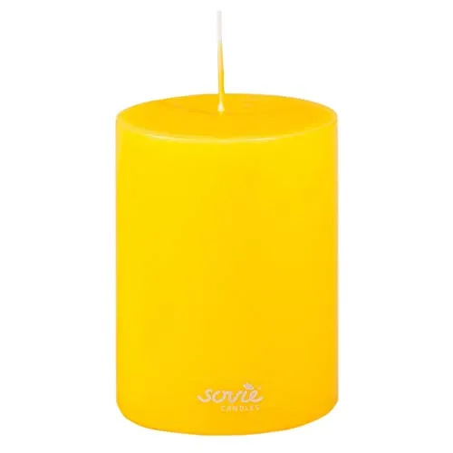 Sovie CANDLES Stumpenkerze SENFGELB, Ø 70mm x 100mm, ca. 52 Stunden Brenndauer, elegante Blockkerze, Flachkopfkerze und Dekokerze für stilvolle und warme Dekoration