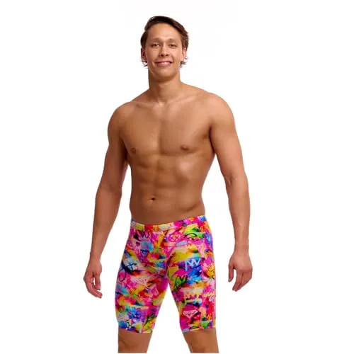 Funky Trunks Tag Her Jammer Badehose Herren - Chlorresistent & Schnelltrocknend - Herren Trainings Jammer Badehose aus hochwertigem C-Infinity-Gewebe. Perfekte Passform und hoher Komfort für Schwimmtraining und Wettkämpfe. UV-Schutz 50+ und schnell trocknendes Material für optimalen Einsatz im Wasser.