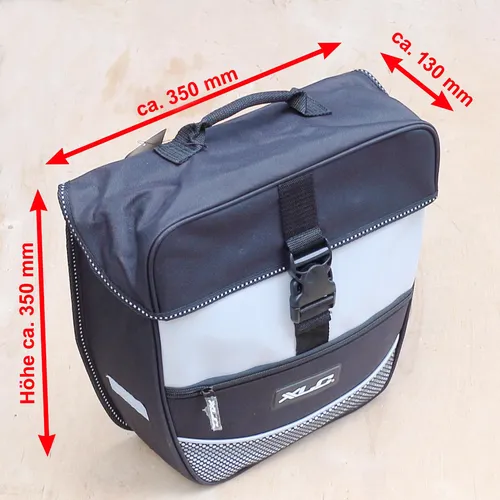 XLC BA-S67 Traveller Einzelpacktasche (13 Liter) - Fahrradtasche aus robustem 600D Polyester, ideal für Gepäckträger mit großem Rohrdurchmesser. Mit formstabiler Innenspannrahmen, praktischen Seitentaschen und Reflektoren für mehr Sicherheit.