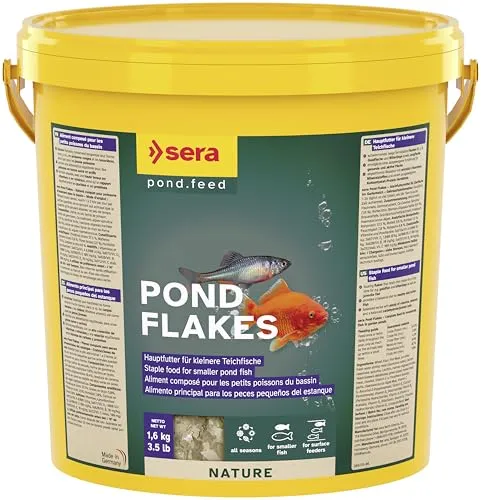 sera Pond Flakes 10 L - Hauptfutter für Teichfische - Gartenteichfischfutter, naturbelassen und ohne Farb- & Konservierungsstoffe, fördert Gesundheit und Wachstum von Goldfischen, Bitterlingen und Jungfischen.